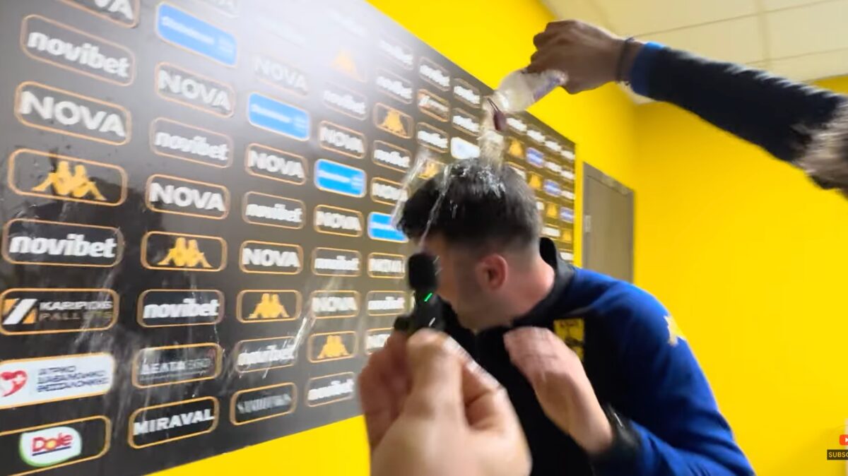 Οι παίκτες της Κ-19… μπουγέλωσαν τον προπονητή τους on air στο AllAboutARIS! (vid)