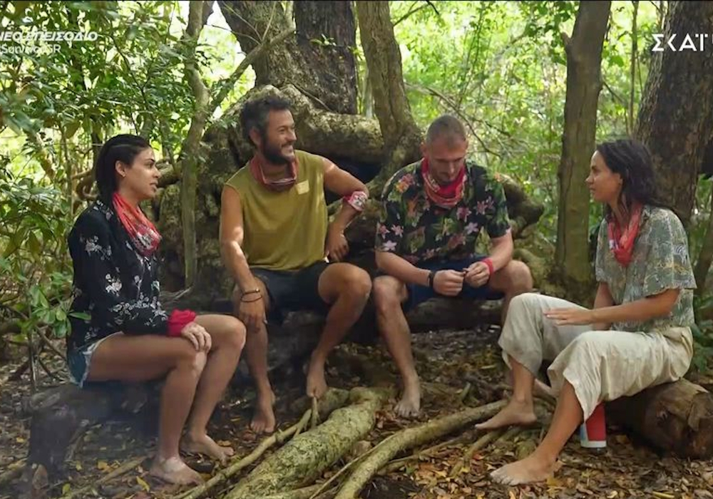 Ο Δημήτρης ”δασκαλεύει” τους νέους παίκτες (vid)