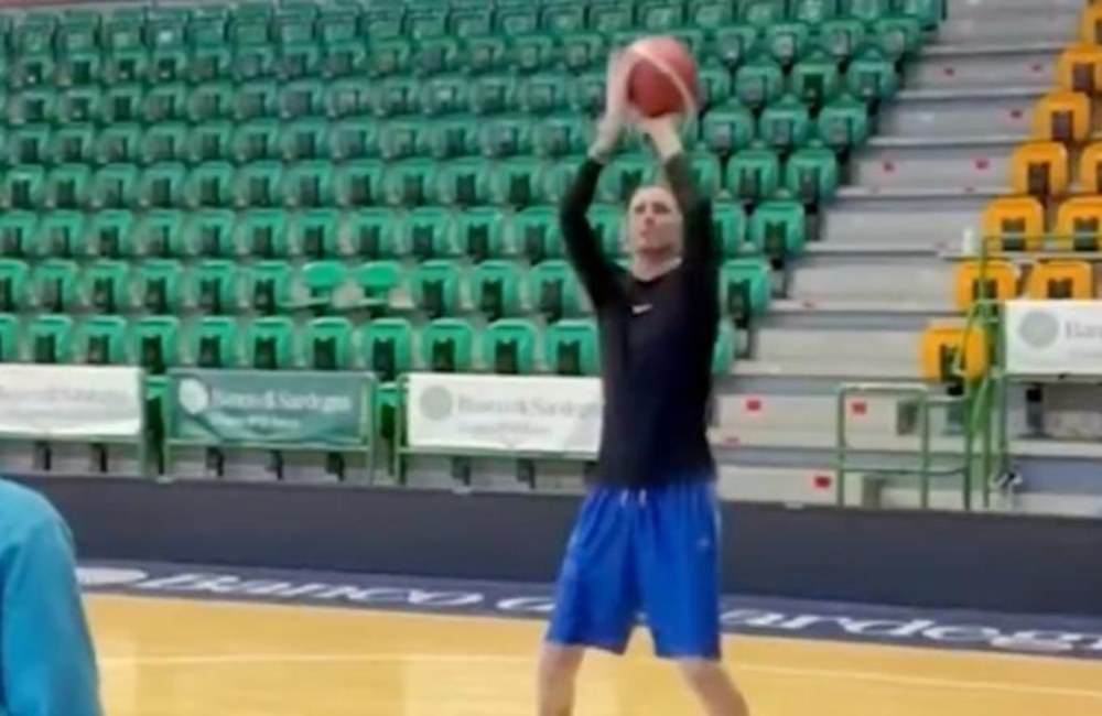 Επέστρεψε στις προπονήσεις ο μαχητής Πολονάρα (vid)