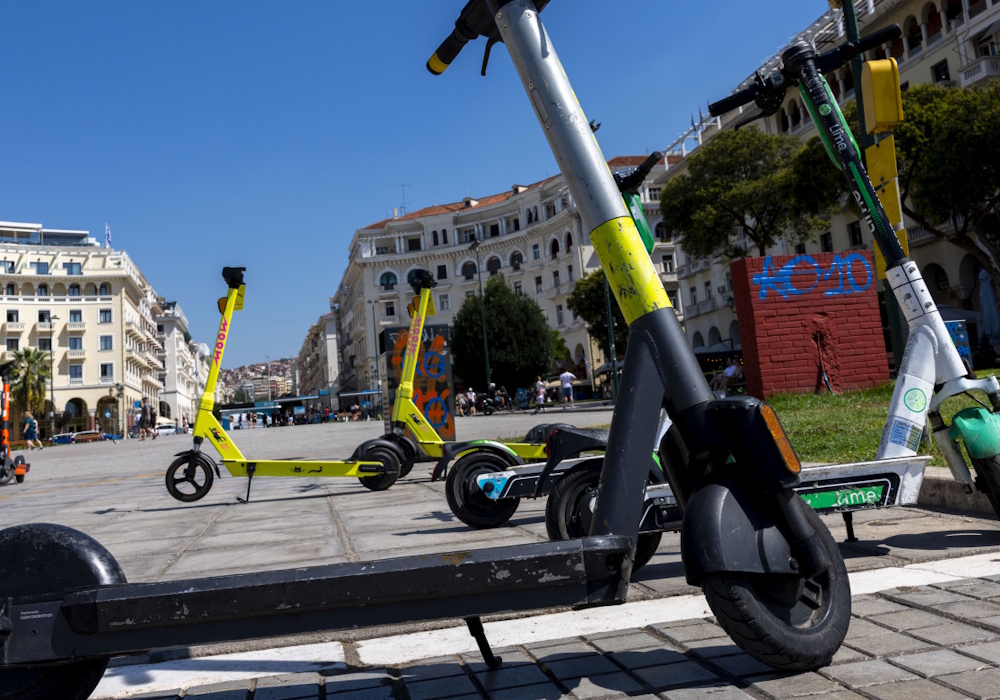 Τουλάχιστον ένα παιδί την ημέρα στο νοσοκομείο από πατίνι (vid)