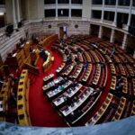 Βουλή: «Πέρασαν» με ονομαστική ψηφοφορία οι διατάξεις για τα ταξί