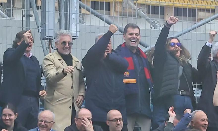 Προκλητικός Λαπόρτα με… χειρονομίες και συνθήματα στην κερκίδα