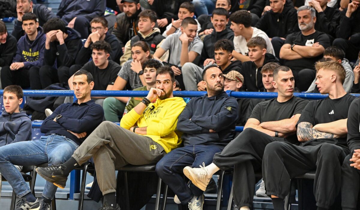 Ζήσης, Ταπούτος και παίκτες παρακολούθησαν το ΑΡΗΣ-ΔΕΚΑ