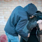 Επιτέθηκαν σε ανήλικο και τον έστειλαν στο νοσοκομείο (vid)