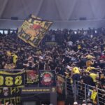 “Κίτρινος Θεός”, το Παλέ στο… πόδι και γυρισμένες πλάτες! (vid)