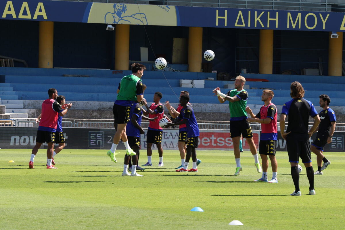 Αυλαία σε φουλ ρυθμούς