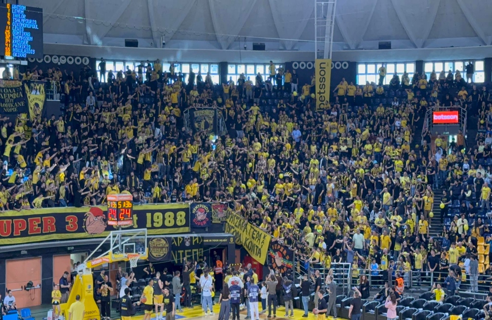 Το Παλέ «βράζει» λίγη ώρα πριν το τζάμπολ (vid)