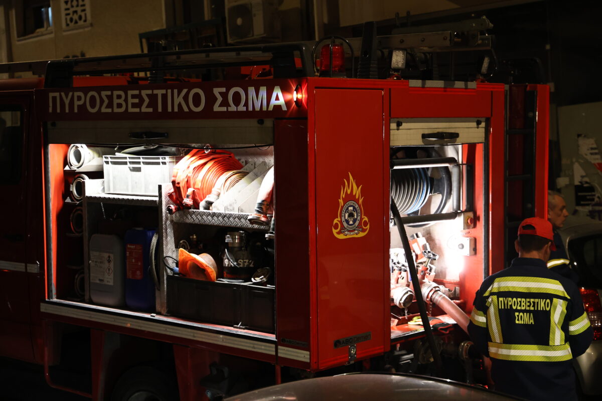 Τραγωδία με δύο νεκρούς από φωτιά σε πολυκατοικία