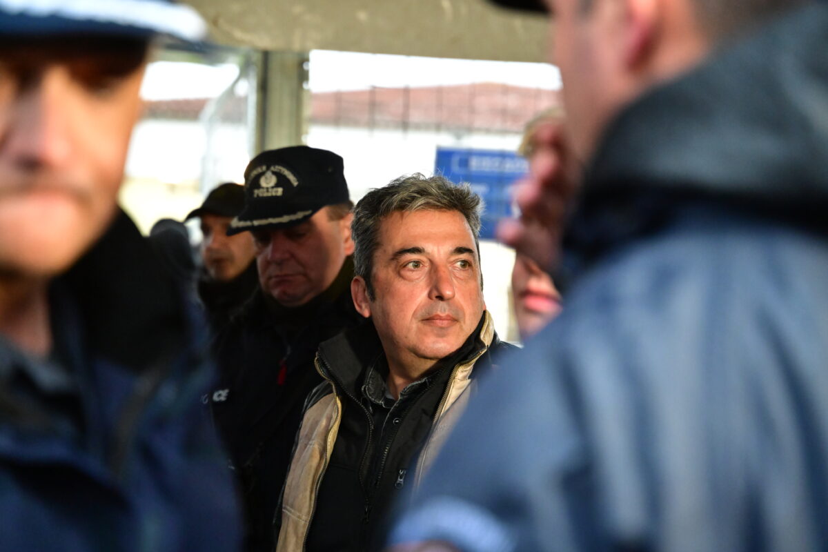 Ασλανίδης: «Αν δεν λεγόταν Καραμανλής δεν θα δούλευε ούτε σε στάβλο» (vid)