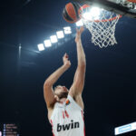 Ολυμπιακός: Νίκησε στη Λυών και ανέβηκε στη κορυφή