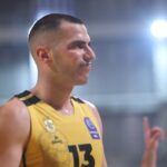 Το γούρι του αρχηγού… (vid)