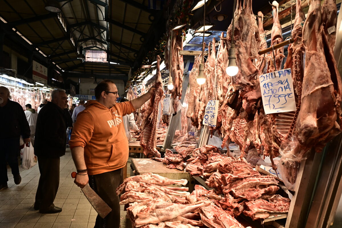 Θεσσαλονίκη: Οι τιμές στα αμνοερίφεια… πετάνε (vid)
