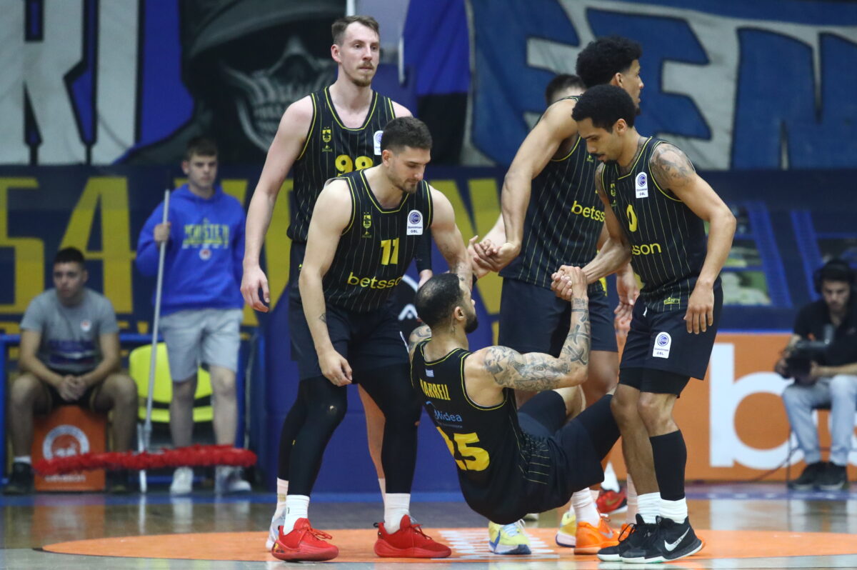 Αγωνία για τους τραυματίες