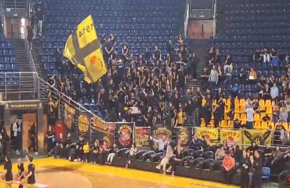 Μπάσκετ γυναικών: Ο κόσμος δίνει δυναμικό «παρών» στο Nick Galis Hall (vids)