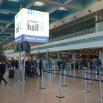 Χαμός σε αεροδρόμιο: Μεθυσμένος άνοιξε πόρτα ασφαλείας και 1.000 επιβάτες πέρασαν χωρίς έλεγχο