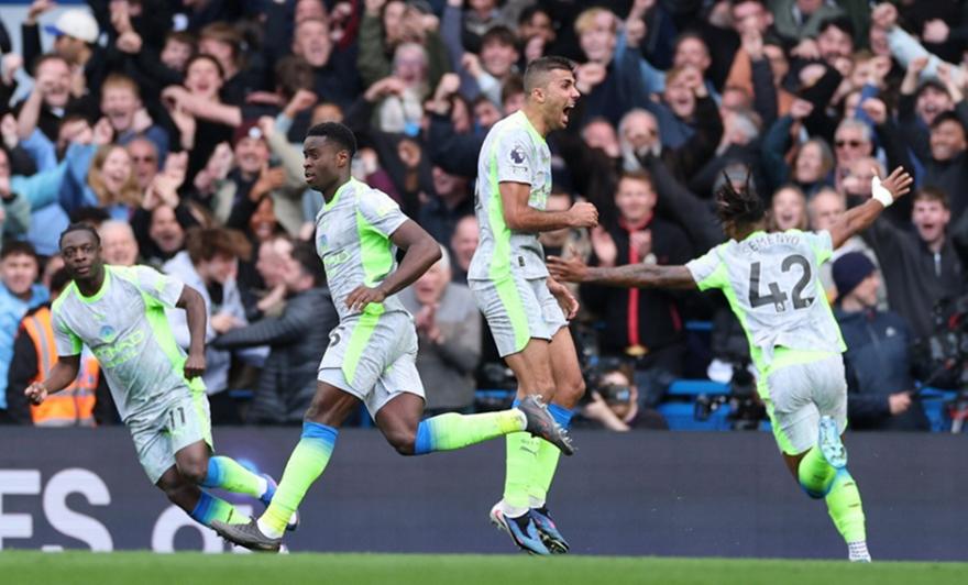 Μάντσεστερ Σίτι: Διέλυσε την Τσέλσι και κυνηγάει… Άρσεναλ