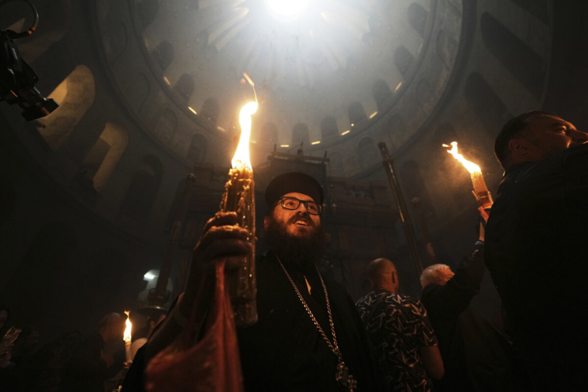 Έτσι θα έρθει το Άγιο Φως στην Ελλάδα το Μ. Σάββατο (vid)