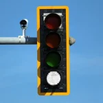 Έρχεται το «τέταρτο χρώμα» στα φανάρια στους δρόμους της Ευρώπης