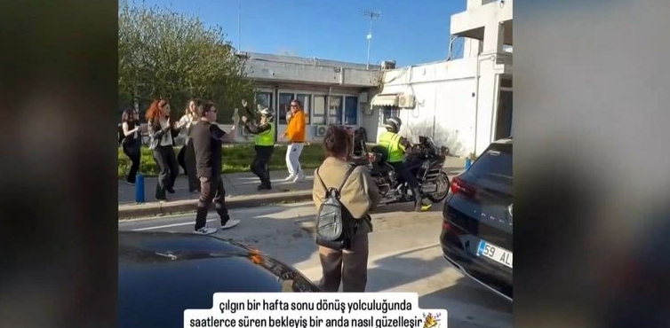 Τούρκοι περιμένουν στα ελληνικά σύνορα… και χορεύουν (vid)