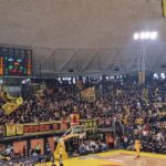 Κατάμεστο Παλέ: “ΑΡΗ ολέ, δεν θασαι μόνος σου ποτέ” (vid)