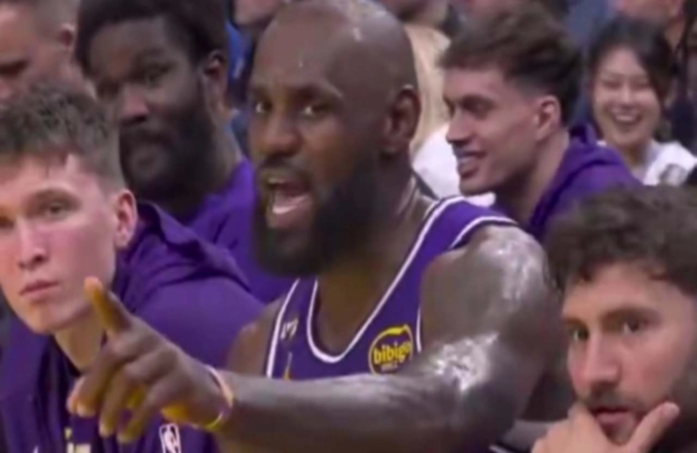 ΛεΜπρόν σε φίλο των Γουόριορς: «Χαλάρωσε και απόλαυσε το ματς» (vid)