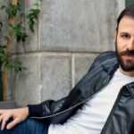 Νίκος Γκέλια: «Έμαθα να αντιμετωπίζω με χιούμορ τον ρατσισμό»