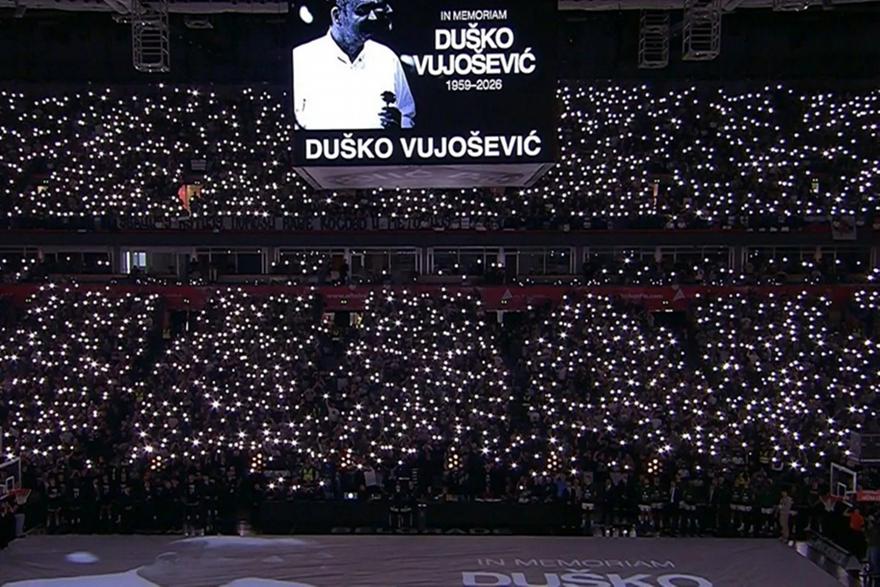 Ράγισαν καρδιές στο Βελιγράδι στο… αντίο στον Βουγιόσεβιτς (vid)