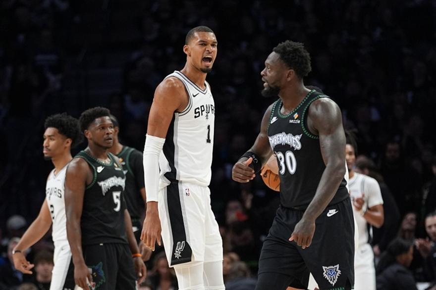 NBA: Προβάδισμα με ηγέτη Γουεμπανιάμα για τους Σπερς