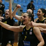Ιγγλέζου: «Ήμασταν οικογένεια, μας συγκίνησε ο κόσμος του ΑΡΗ» (vid)