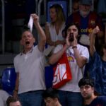 Λευκά μαντήλια και αποδοκιμασίες για την συντριβή της Μπαρτσελόνα (vid)