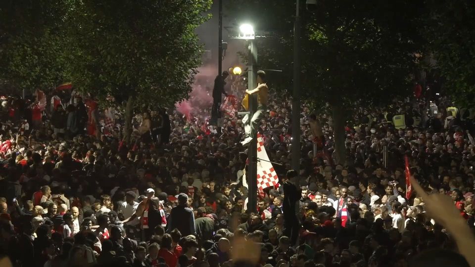 Παράνοια για το πρωτάθλημα της Άρσεναλ (vids)