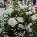 Γαμπρός κλείστηκε στο ασανσέρ και… έστησε τη νύφη! (vid)