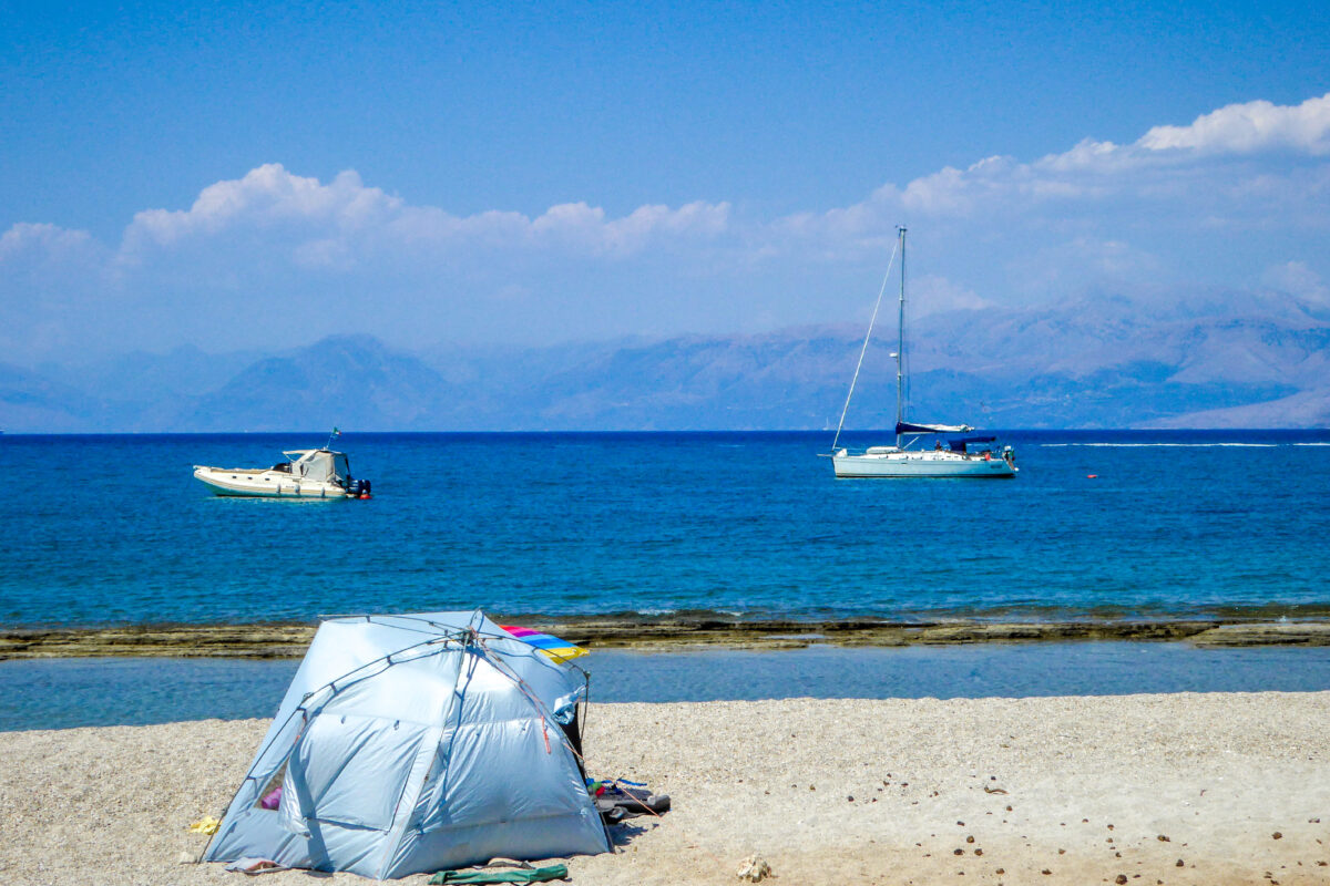Ανθίζει το camping στην Ελλάδα – 48% πάνω οι πωλήσεις εξοπλισμού