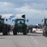 Θεσσαλονίκη: Στους δρόμους ξανά οι αγρότες, φραγμός της ΕΛΑΣ στα Μάλγαρα