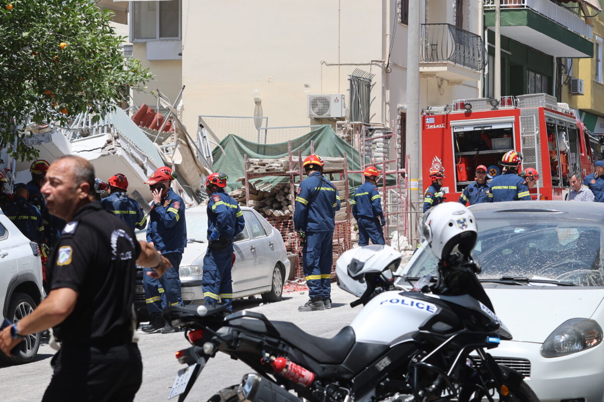 Κατάρρευση πολυκατοικίας: Βρέθηκε η αγνοούμενη φοιτήτρια, πέντε προσαγωγές, συνεχίζονται οι έρευνες (vid)