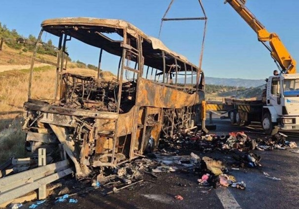 Τουρκία: 8 νεκροί και 33 τραυματίες από φωτιά σε λεωφορείο μετά από τροχαίο (vid)