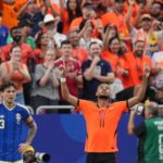 «Περίπατος» για Ολλανδία, 3-0 την Σουηδία (vid)