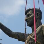 Διαλύουν γιγαντιαίο άγαλμα του Λιονέλ Μέσι στην Καλκούτα (vid)