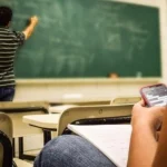 Τέλος τα κινητά στα σχολεία της Τσεχίας από το 2027