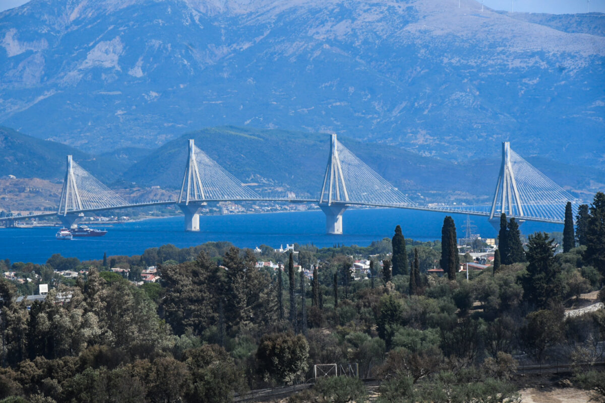 Πτώση 22χρονης τουρίστριας σε πλοίο προς Αντίρριο