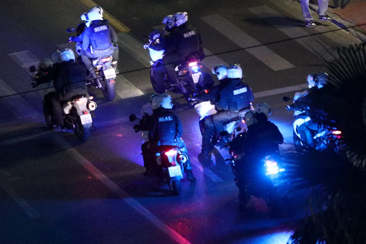 Συμπλοκή και επεισοδιακή καταδίωξη – Πρόλαβαν απόπειρα απάτης με λίρες και κοσμήματα