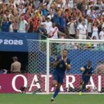 Αντιστροφή ρόλων και η Γαλλία μειώνει σε 3-4 (vid)