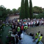 Χιλιάδες κόσμου στη Σουρωτή Θεσσαλονίκης για τον Άγιο Παΐσιο (vid)