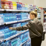 «Τέλος οι εξάδες νερών και αναψυκτικών στα σούπερ μάρκετ»