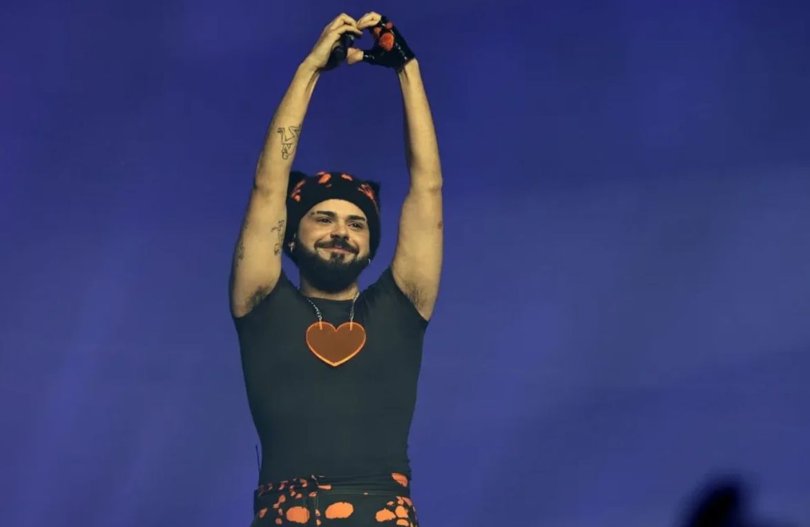 MAD VMA 2026: Ο Ακύλας έβαλε… φωτιά στο ξεκίνημα των βραβείων (vid)