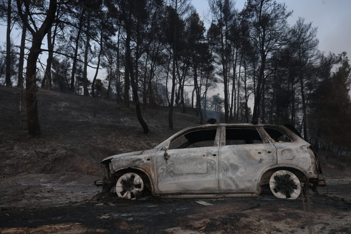 Φόβοι για αναζωπύρωση της φωτιάς στη Χαλκιδική