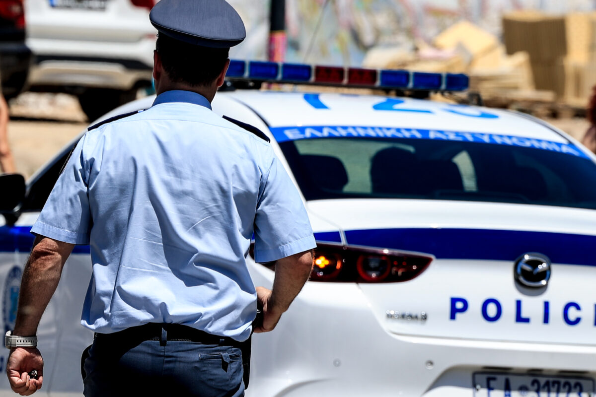 Σπείρα… έκλεβε καταστήματα ηλεκτρονικών ειδών με ειδικά διαμορφωμένη σακούλα!