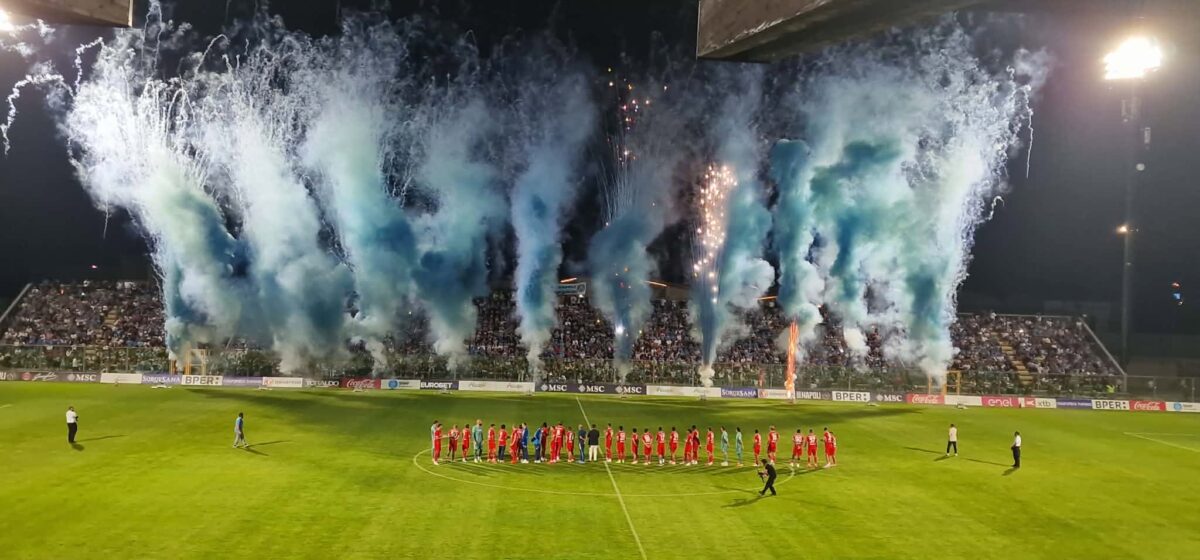 Sold out με εντυπωσιακές εικόνες και… παρουσίαση της Νάπολι (pics)
