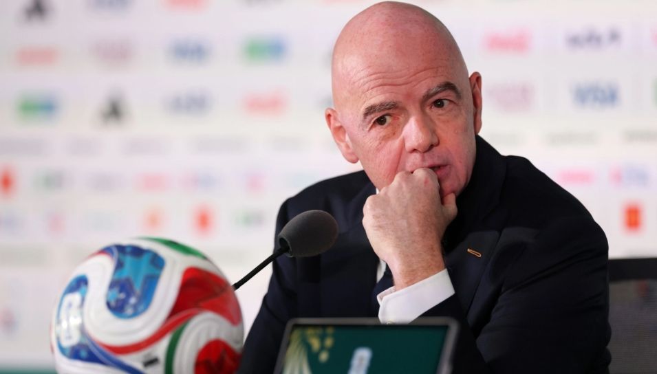 FIFA: «Σχέδιο παράλυσης» από αντιπάλους του Ινφαντίνο για να παραιτηθεί!