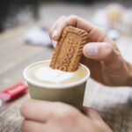 Biscoff: Το μπισκοτάκι που έδιναν μαζί με τον καφέ σε μια πτήση έγινε μάρκα 1,4 δισ. ευρώ
